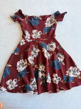 January 7 Lilac Top with Burgundy Trim